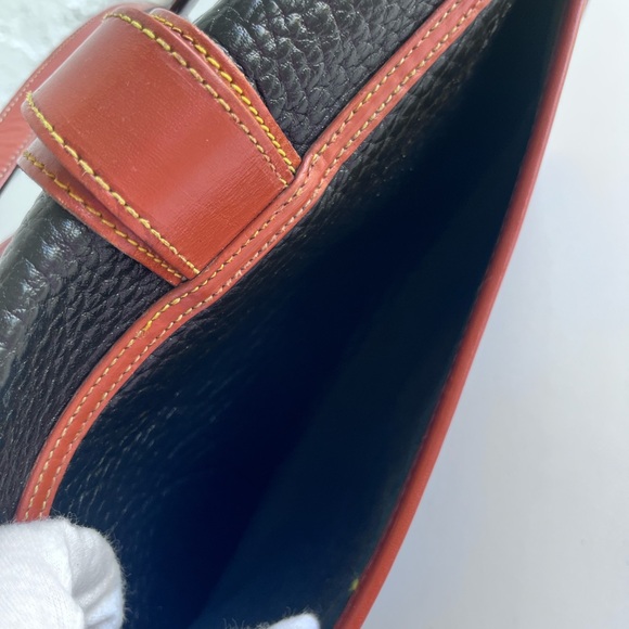 VINTAGE ALL WEATHER LEATHER LARGE EQUESTRIAN BAG BLACK TAN TRIM - Picture 8 of 13